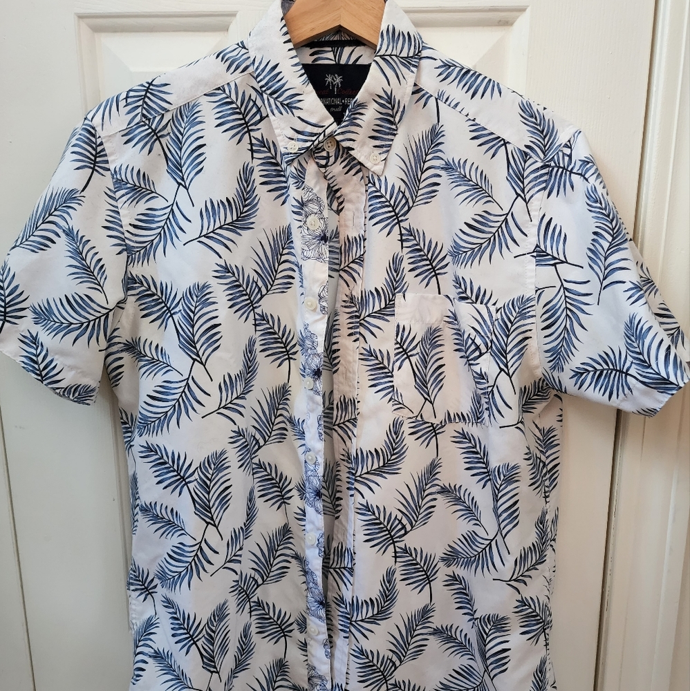 Nautical leaf print, short sleeve button down